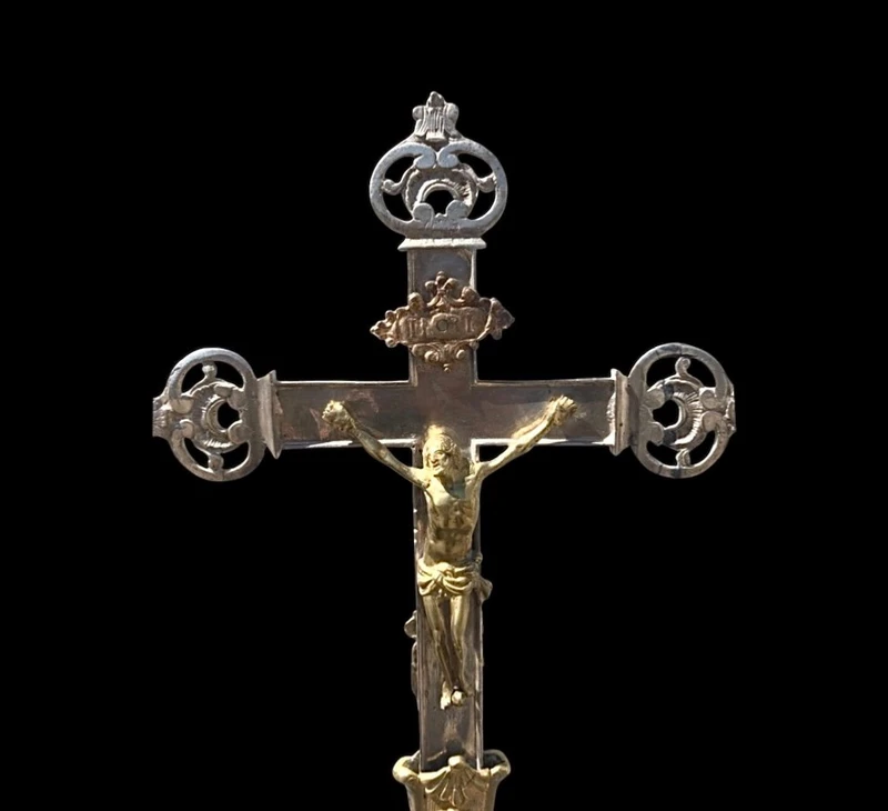 Ceremonial metal astylar cross ( silver globular part)