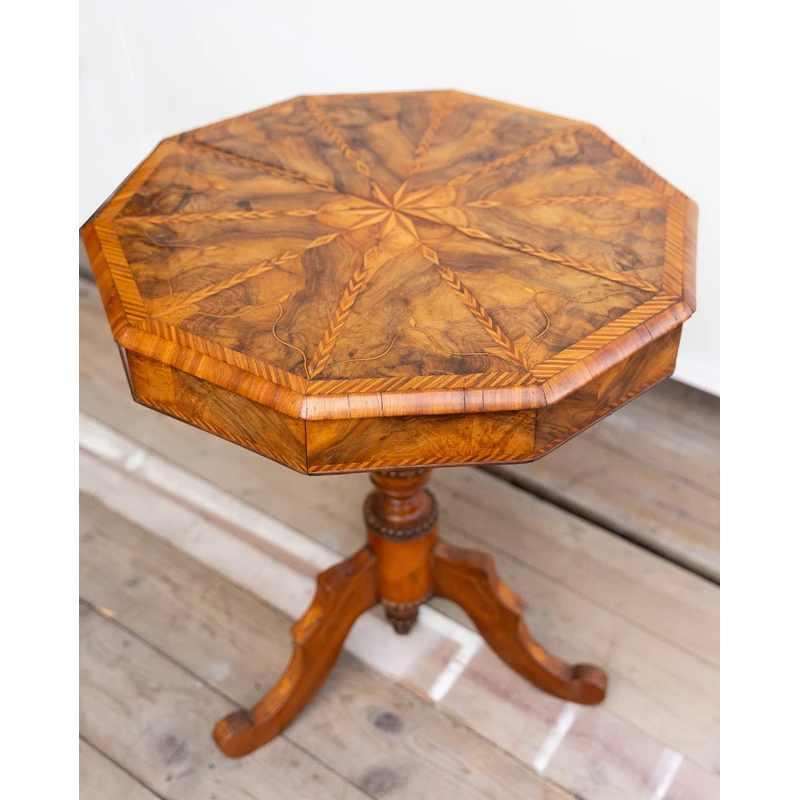 Walnut and maple octagonal coffee table from the 1800s