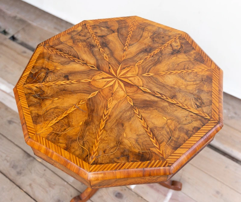 Walnut and maple octagonal coffee table from the 1800s