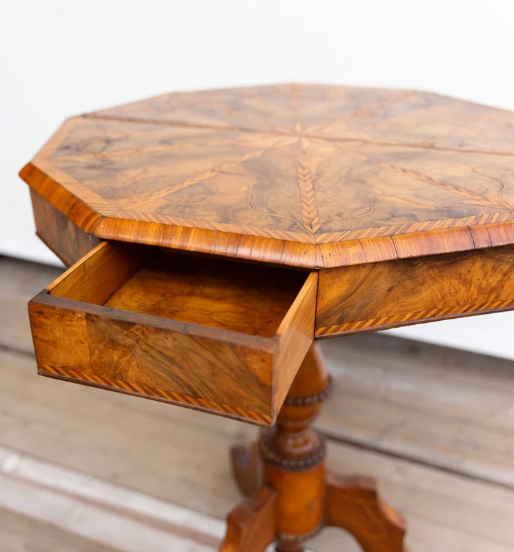 Walnut and maple octagonal coffee table from the 1800s