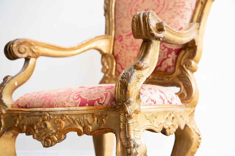 Fauteuil baroque en bois doré - fin du XVIIe siècle