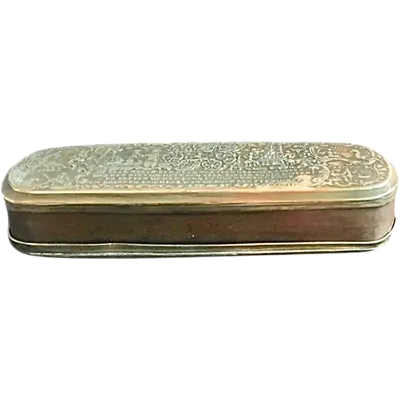Tabatière en laiton gravée de scènes de chasse
