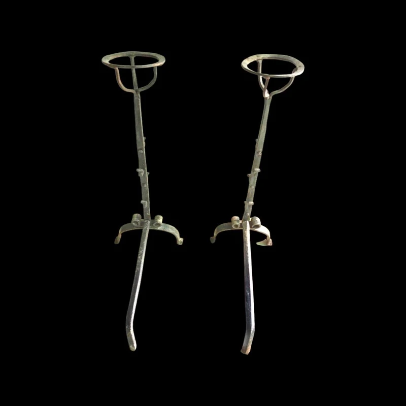 Paire de lancettes en fer forgé, Italie.