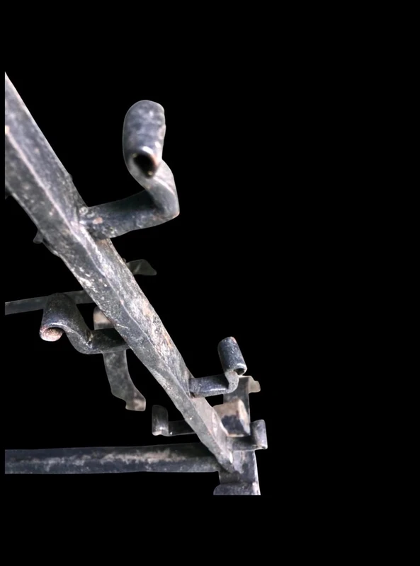 Paire de lancettes en fer forgé, Italie.