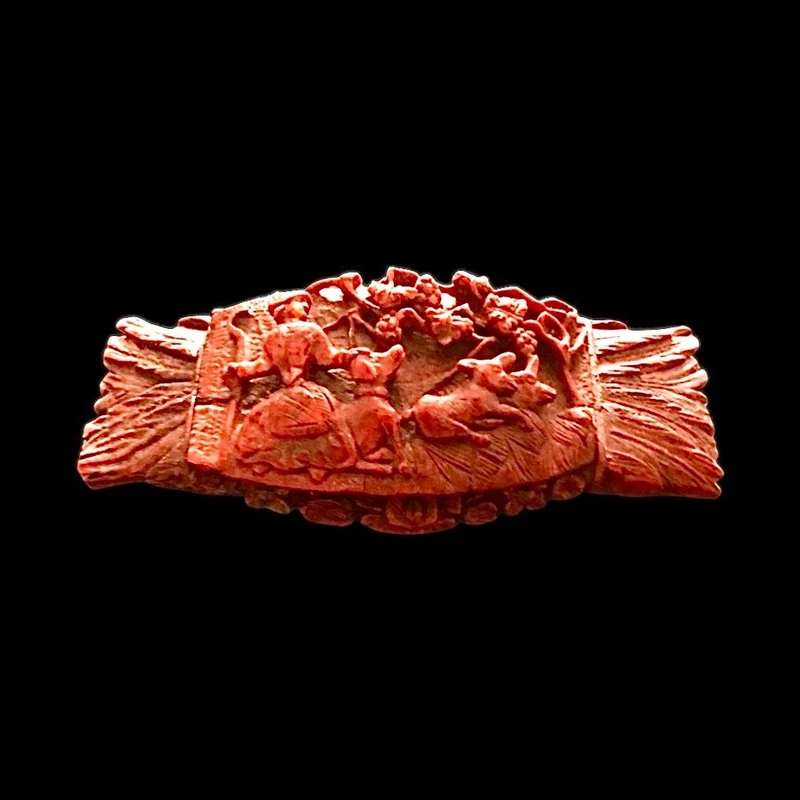 Curozo seed snuff box with pastoral scenes and floral motifs.