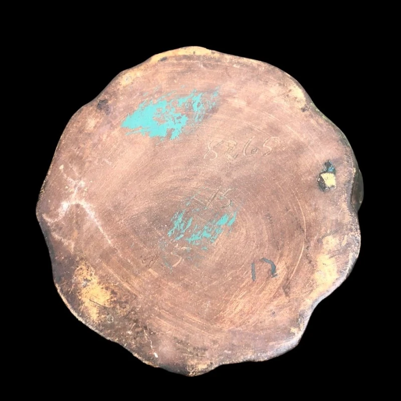Tabatière en terre cuite représentant une citrouille en forme de tête de Méphistophélès souriant