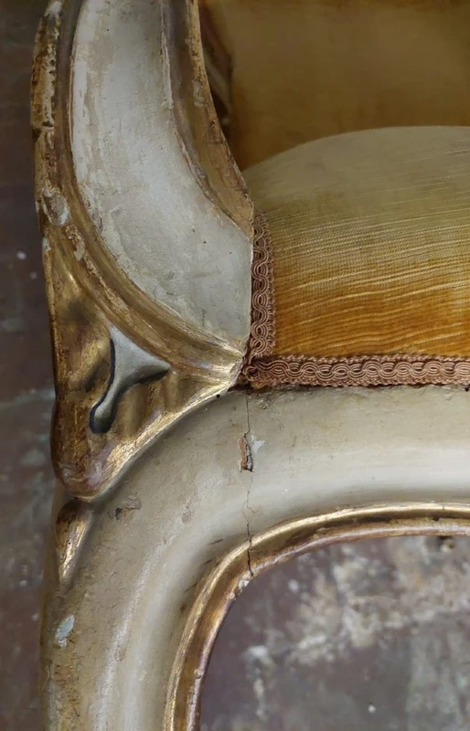 LARGE CARVED WOODEN ARMCHAIR, ANTIQUE LACQUERED AND GILDED XIX CENTURY