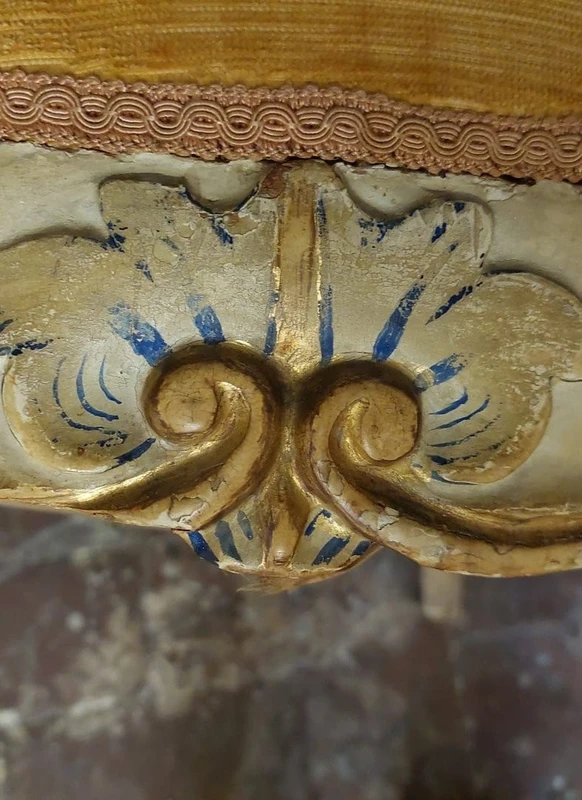 LARGE CARVED WOODEN ARMCHAIR, ANTIQUE LACQUERED AND GILDED XIX CENTURY