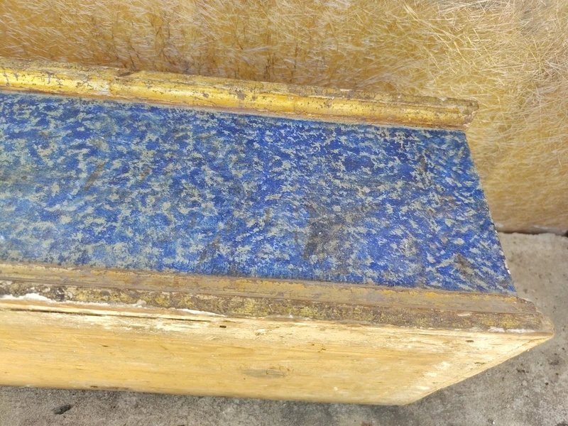 Base ancienne en bois laqué et doré. XVIIIe siècle, Italie