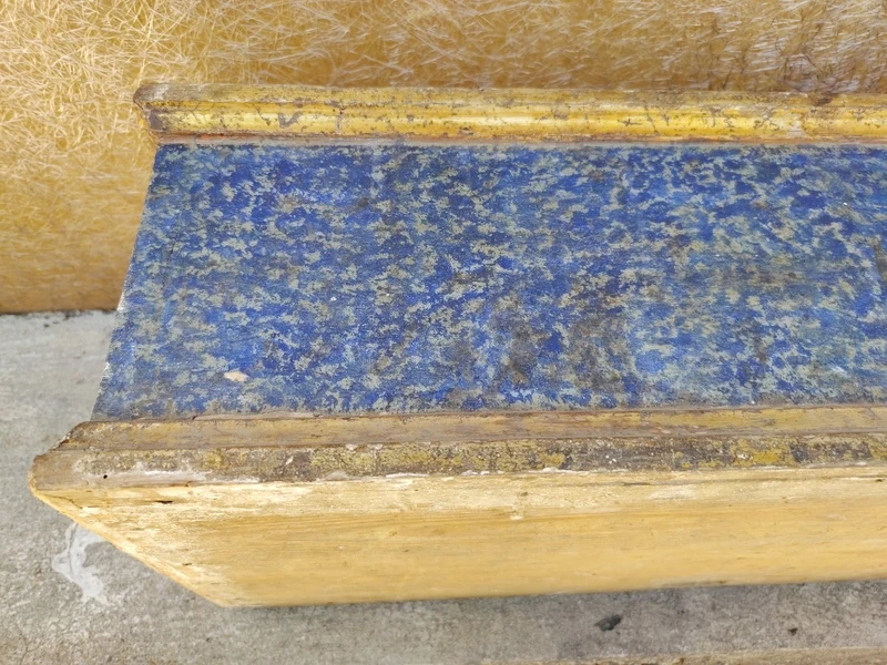 Base ancienne en bois laqué et doré. XVIIIe siècle, Italie