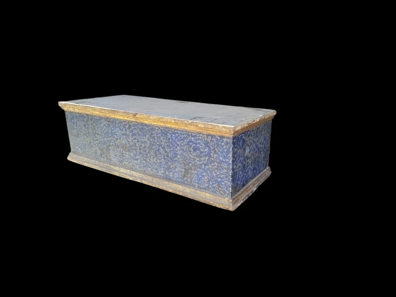 Base ancienne en bois laqué et doré. XVIIIe siècle, Italie