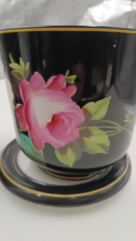 Pair of cashpot vases ,Ginori porcelain second half 19th century