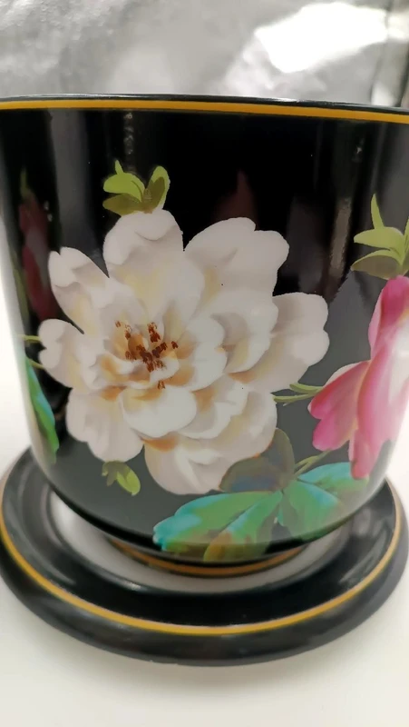 Pair of cashpot vases ,Ginori porcelain second half 19th century