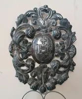 Artigianato italiano del XIX secolo. acquasantiera in argento con bacinella rimovibile.