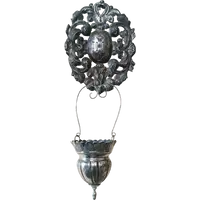 Artigianato italiano del XIX secolo. acquasantiera in argento con bacinella rimovibile.