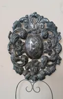 Artigianato italiano del XIX secolo. acquasantiera in argento con bacinella rimovibile.