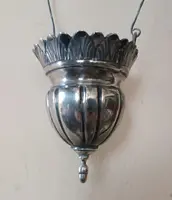 Artigianato italiano del XIX secolo. acquasantiera in argento con bacinella rimovibile.