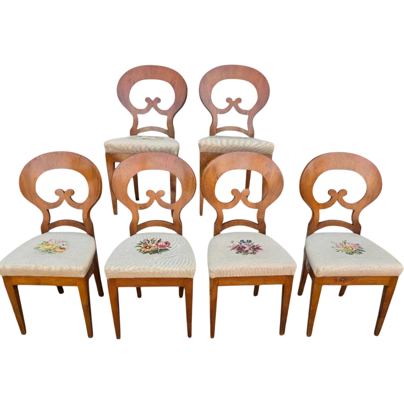 Suite de 6 chaises Biedermeier en noyer blond - Autriche, 19e siècle
