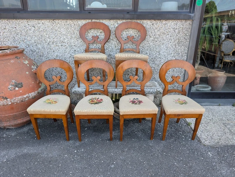 Suite di 6 Sedie Biedermeier in Noce Biondo – Austria, XIX Secolo