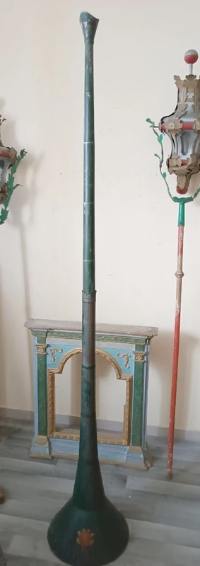 Antique hunting megaphone with noble coat of arms