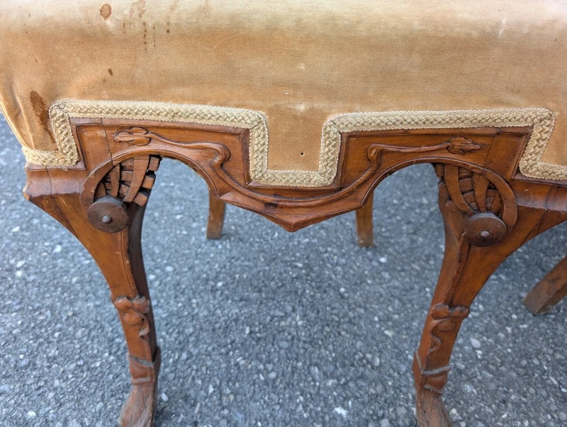 Art Nouveau sitting room set in carved walnut with female figures, late 19th century