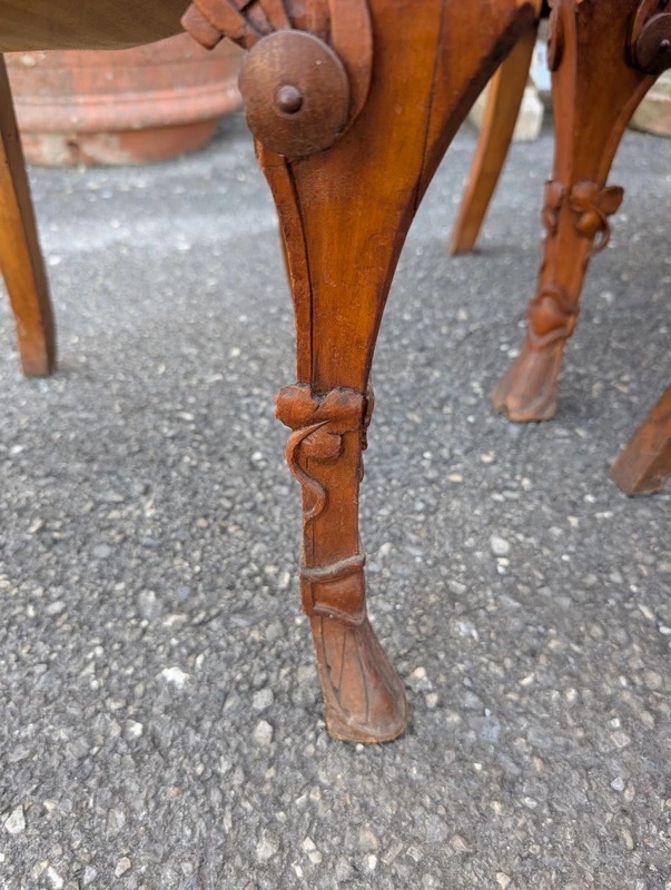 Art Nouveau sitting room set in carved walnut with female figures, late 19th century