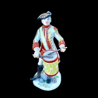 Porcelain sculpture depicting a drummer. Meissen, Germany.