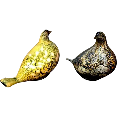 Pair of glass doves with filigree inlay. Giulio Radi for A.Ve.M