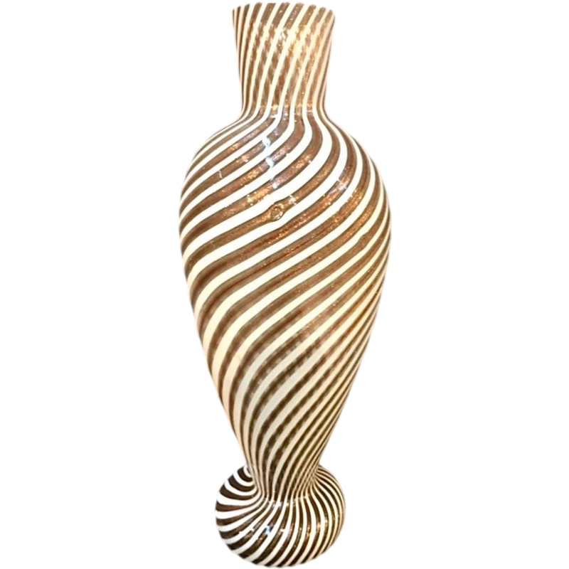 Vase avec un décor en filigrane simple. Dino Martens pour Aureliano Toso