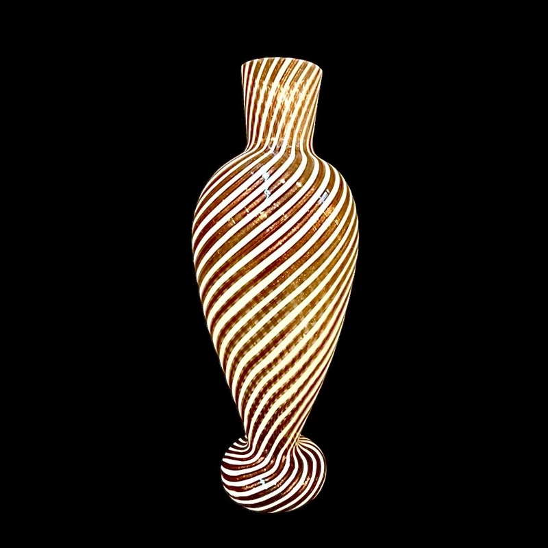 Vase avec un décor en filigrane simple. Dino Martens pour Aureliano Toso