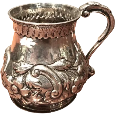 Silver-plated goblet with floral and rocaille motifs. London, 1860.
