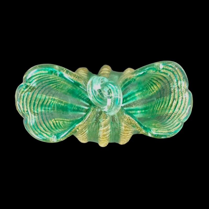 Vase en verre épais, décoré d'un motif cordonné or et vert. Manufacture Barovier & Toso.