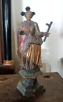 Ancienne sculpture représentant une sainte, en bois polychrome et doré – période baroque