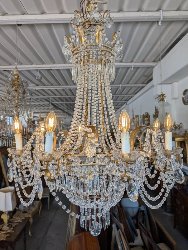 Grande Lampadario Impero a Mongolfiera Otto Luci in Cristallo – Prima Metà del Novecento