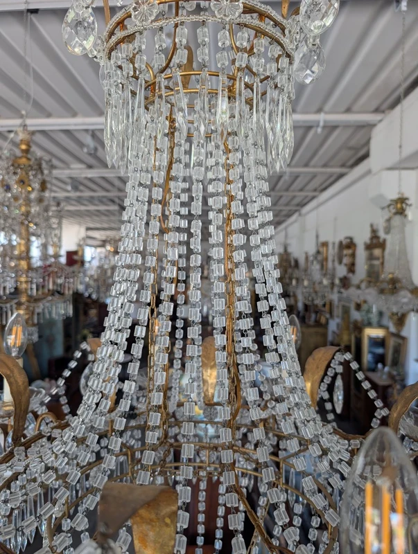 Grande Lampadario Impero a Mongolfiera Otto Luci in Cristallo – Prima Metà del Novecento