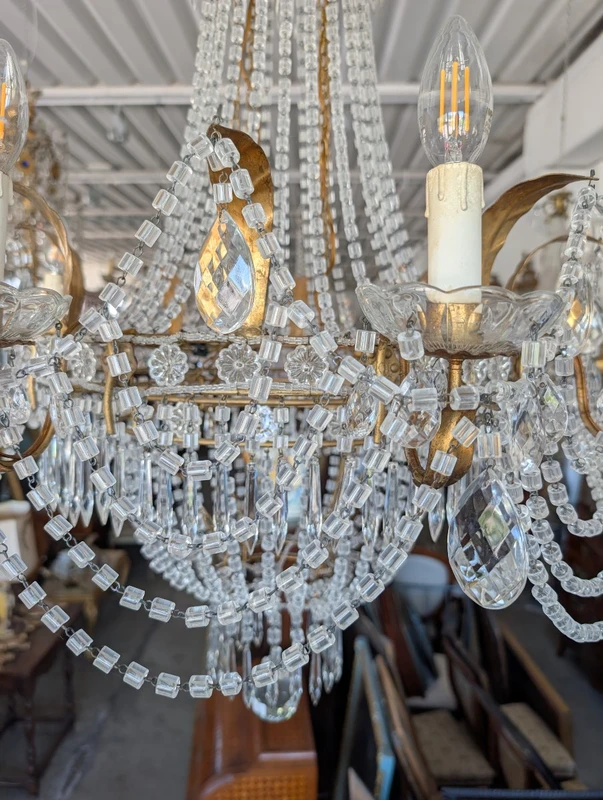 Grande Lampadario Impero a Mongolfiera Otto Luci in Cristallo – Prima Metà del Novecento