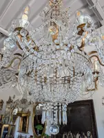 Grande Lampadario Impero a Mongolfiera Otto Luci in Cristallo – Prima Metà del Novecento