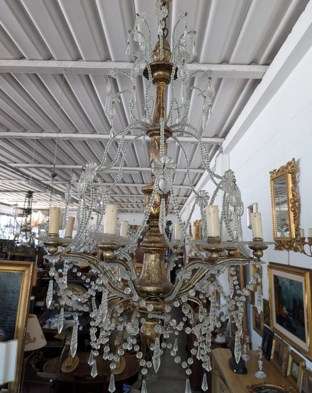 Lampadario Genovese a 8 Luci in Cristallo e Legno Dorato, Inizi XX Secolo
