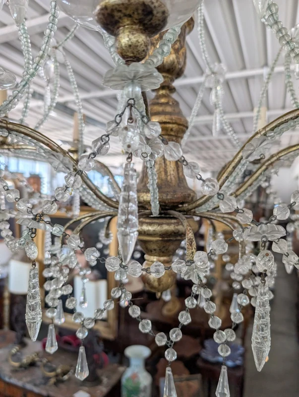 Lampadario Genovese a 8 Luci in Cristallo e Legno Dorato, Inizi XX Secolo