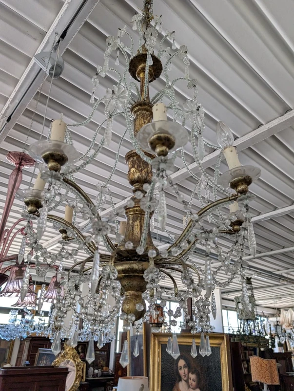 Lampadario Genovese a 8 Luci in Cristallo e Legno Dorato, Inizi XX Secolo