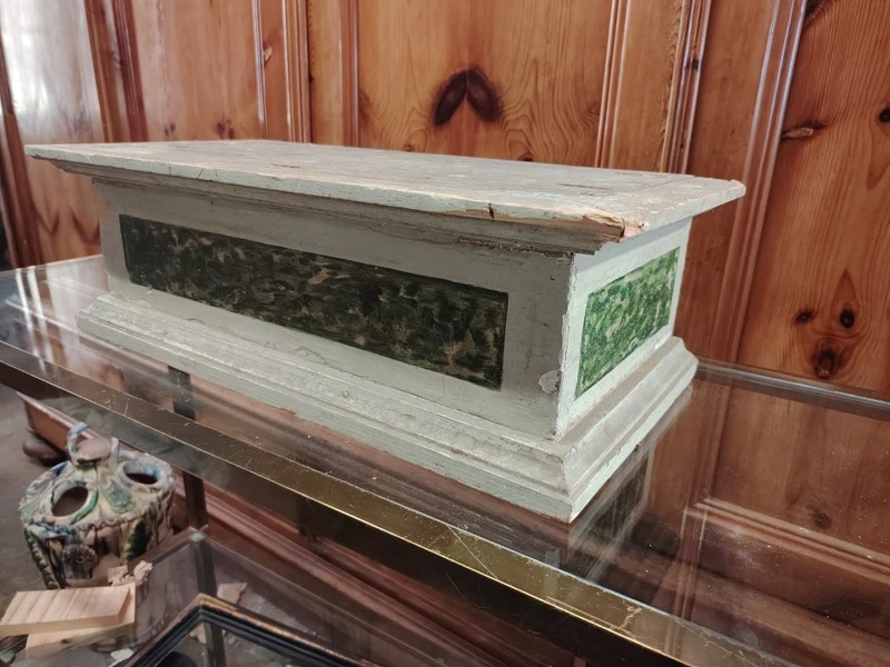 Antique lacquered and faux-marble-painted wooden base, 18th century