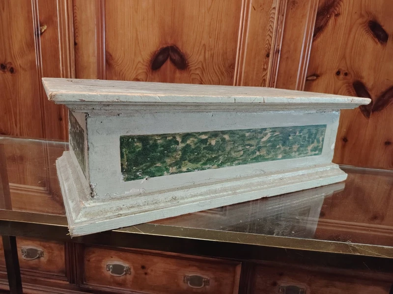Antique lacquered and faux-marble-painted wooden base, 18th century