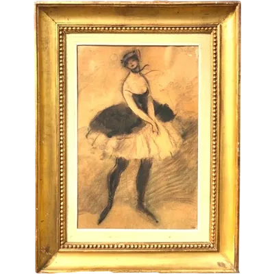 Dessin au fusain sur carton représentant une danseuse. France. Signé.
