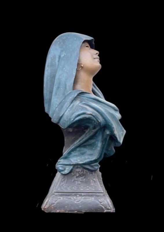 Buste de femme en terre cuite. Signé René Charles Masse (1855-1913).