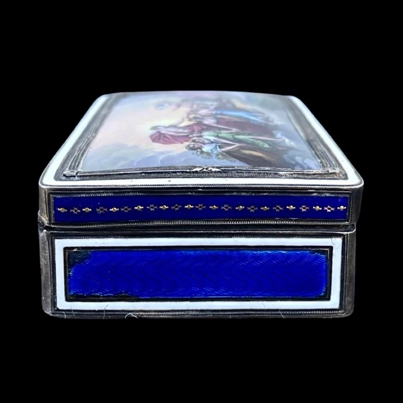 Boîte-tabatière en argent et émail, ornée d'une scène peinte représentant : le triomphe de Galatée.