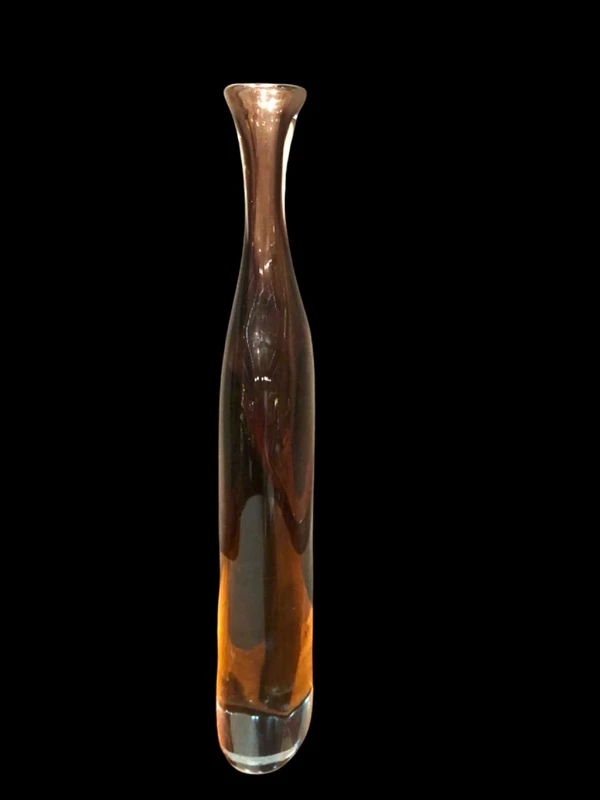 Bouteille « morandienne » en verre épais  submergée. Flavio Poli, Seguso vetri d’arte. Murano.