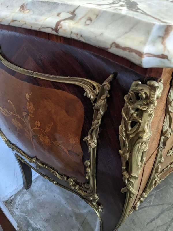 Comò stile Luigi XV