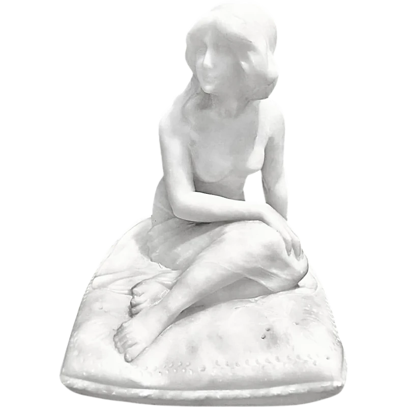 Sculpture en marbre représentant un nu féminin voilé, signée Eugenio Battiglia (1858-1941).