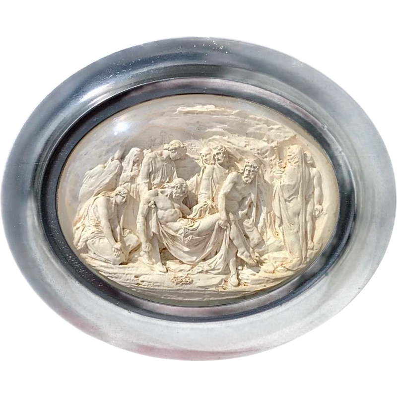Bas-relief en mousse de mer (magnésite) représentant la Déposition du Christ. France.