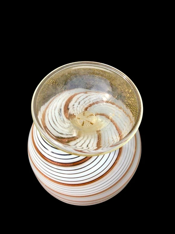 Vase avec couvercle et poignée en forme de fleur, en verre soufflé strié en spirale,